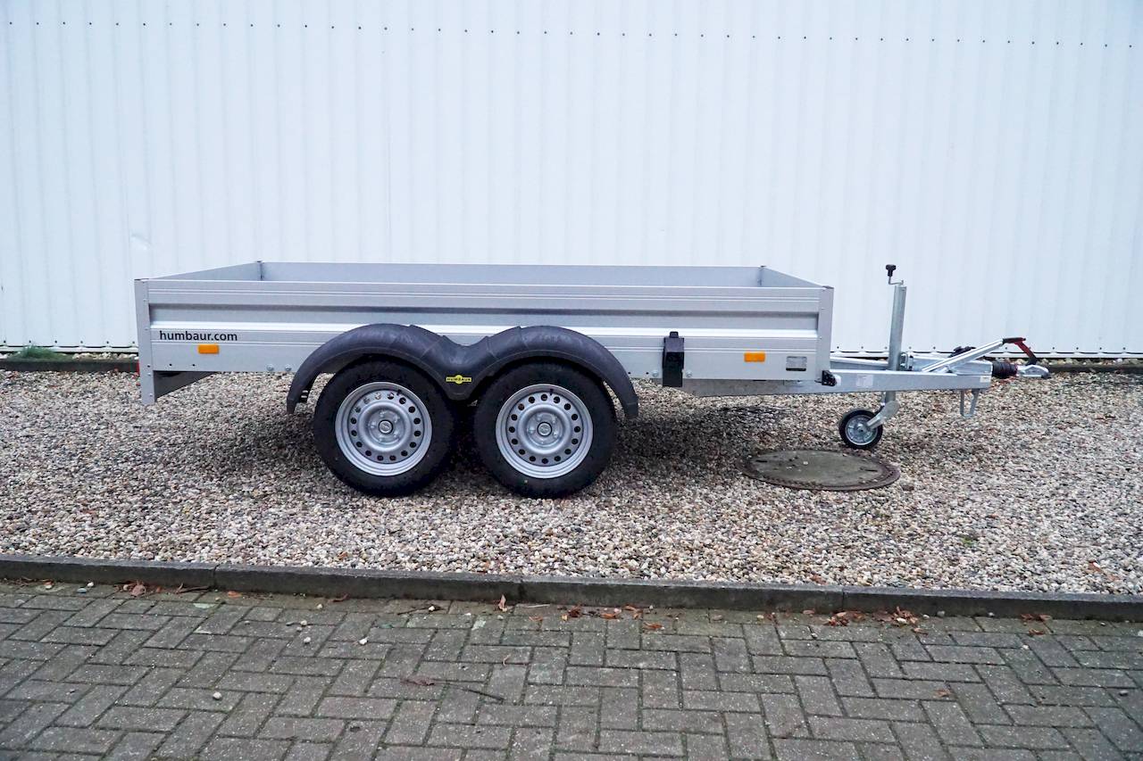 Humbaur ha 253015 – Flachaufbau – 2,5 t – 3,03 m x 1,5 m x 0,35 m – Frontklappe – gebremst