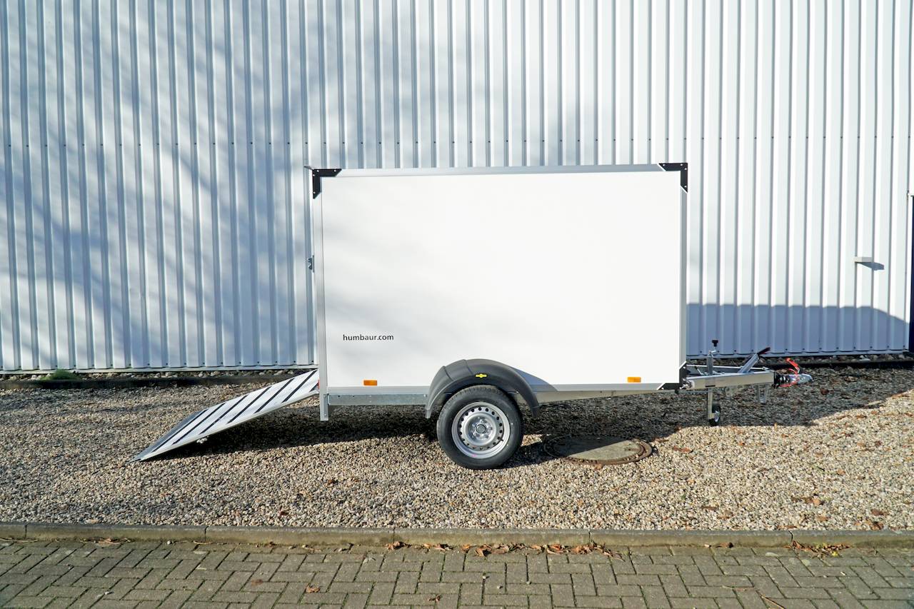 Humbaur HK 132513-15P – Kofferanhänger – 1,3 t – 2,51 m x 1,32 m x 1,52 m – Rampe – gebremst