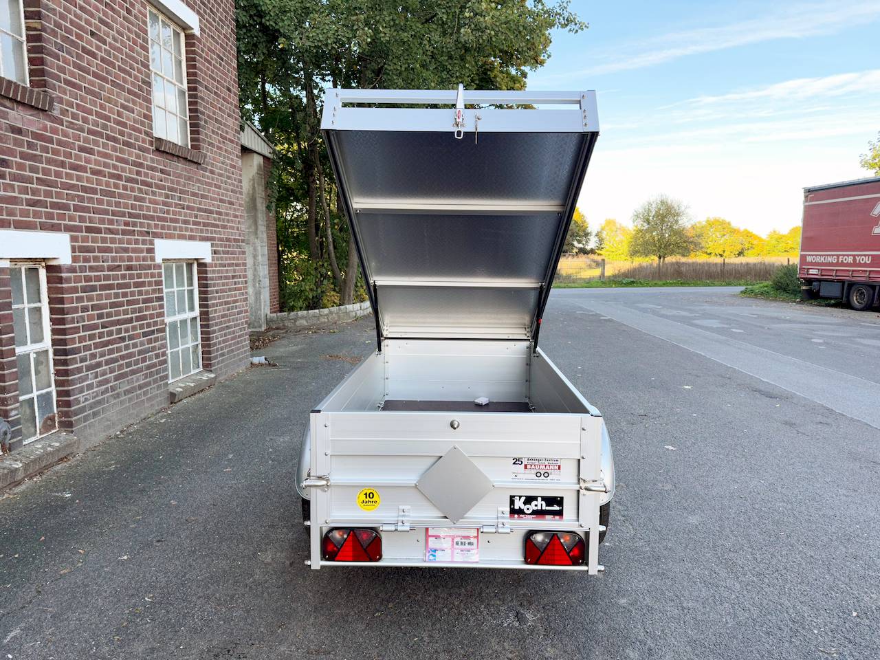 Koch B1000 Tieflader – 1 t – 2,05 m x 1,05 m x 0,5 m – gebremst